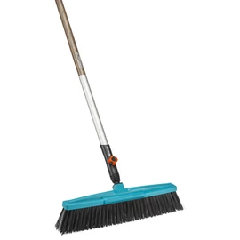 Gardena combisystem kerti seprű(3622/fanyél 130 cm FSC® 100%) Készlet erejéig!