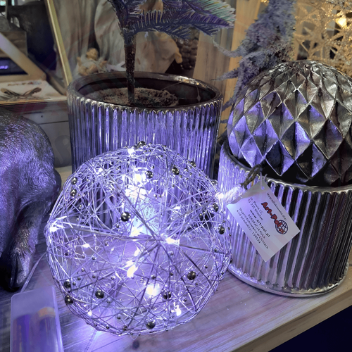 Karácsonyi elemes gömb dekoráció LED világítással 15x15cm Hideg fehér