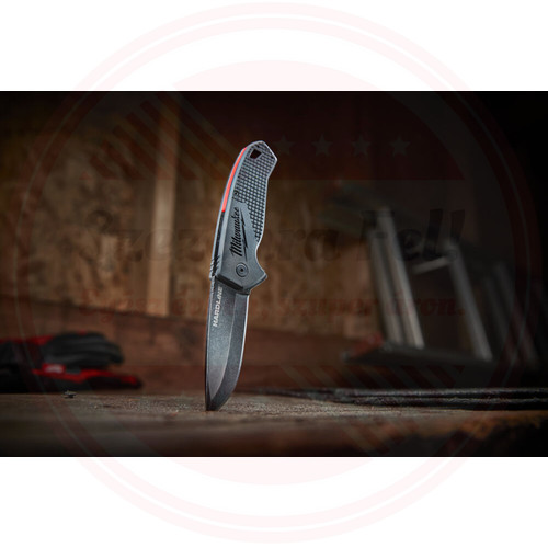 Milwaukee Összecsukható kés sima élű 64 mm, D2 acél, fekete - 1 db Milwaukee Összecsukható kés sima élű 64 mm, D2 acél, fekete - 1 db